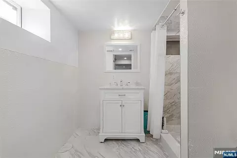 Bath - 537 Spring Valley Rd, Paramus, NJ 07652 photo 8 of 8
