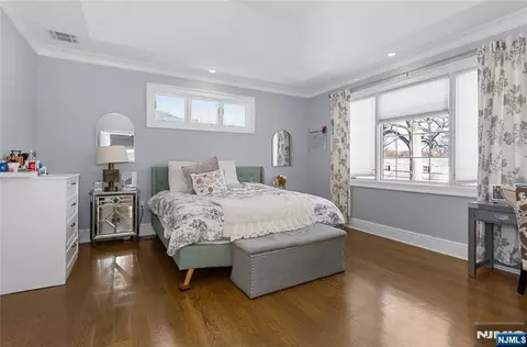 Bedroom - 537 Spring Valley Rd, Paramus, NJ 07652 photo 3 of 6