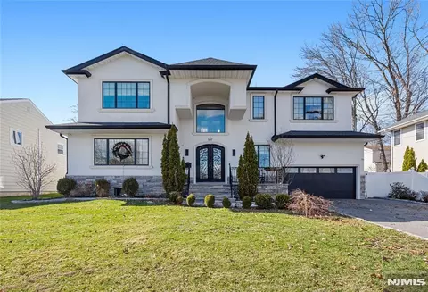 537 Spring Valley Rd, Paramus, NJ 07652 photo 1