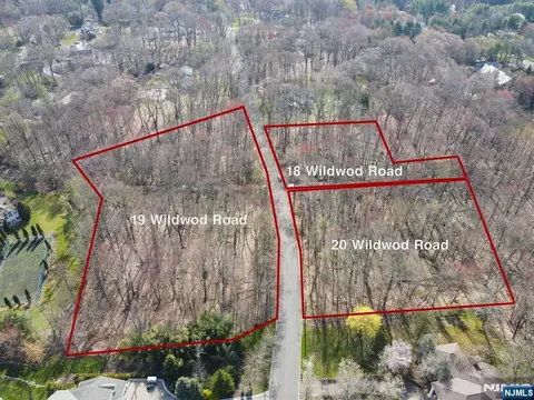 19 Wildwood Rd, Saddle River, NJ 07458