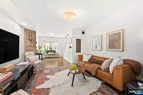 62 Willow Ter, Hoboken, NJ 07030