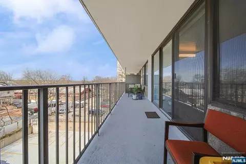 Exterior - 277 Prospect Ave #4A, Hackensack, NJ 07601 photo 1 of 7