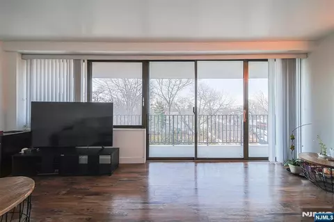 Living - 277 Prospect Ave #4A, Hackensack, NJ 07601 photo 3 of 5