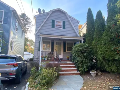 81 5th St, Cresskill, NJ 07626