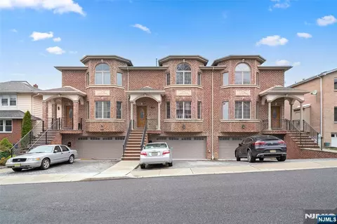 463 8th St #B, Palisades Park, NJ 07650