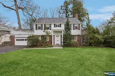 185 Beechwood Rd, Ridgewood, NJ 07450