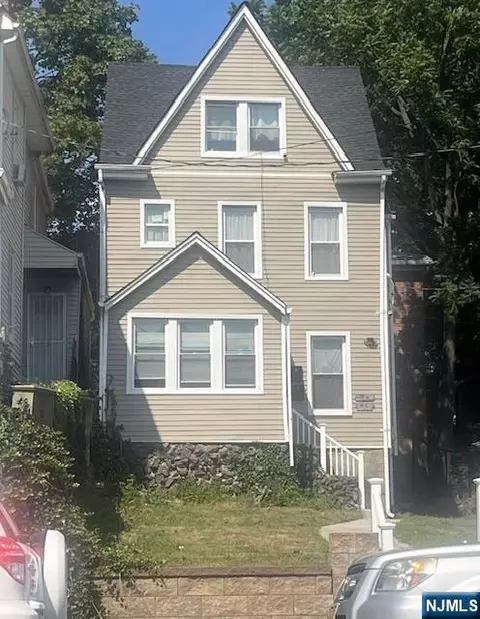 210-212 Temple St, Paterson, NJ 07522
