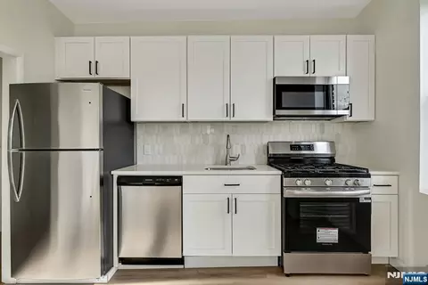 7505 Palisade Ave #201, North Bergen, NJ 07047