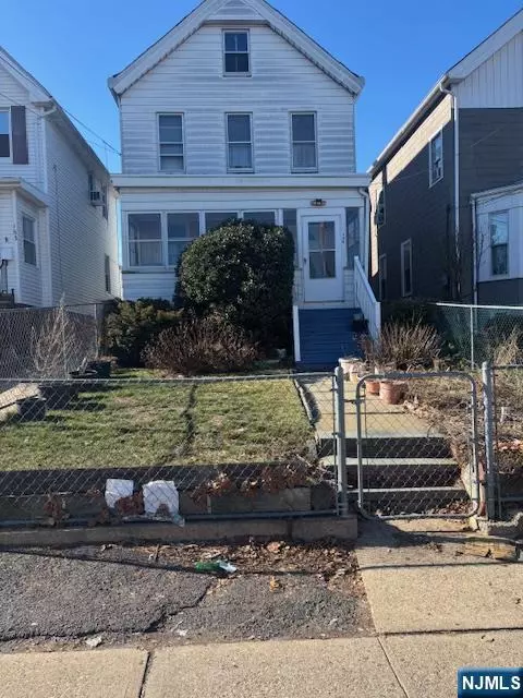 159 Lincoln Ave, Orange, NJ 07050