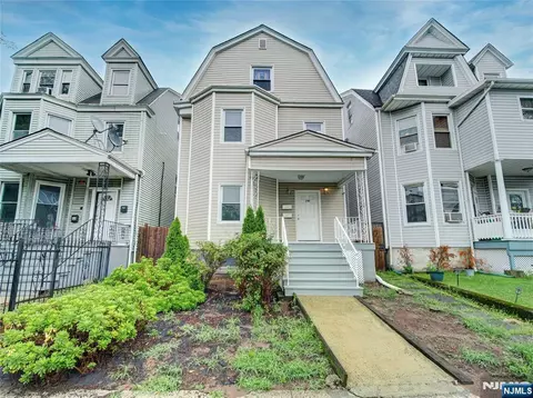 198 17th St, East Orange, NJ 07017