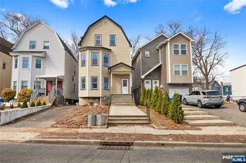 543 N Grove St, East Orange, NJ 07017