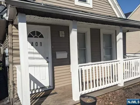 401 River Dr, Garfield, NJ 07026