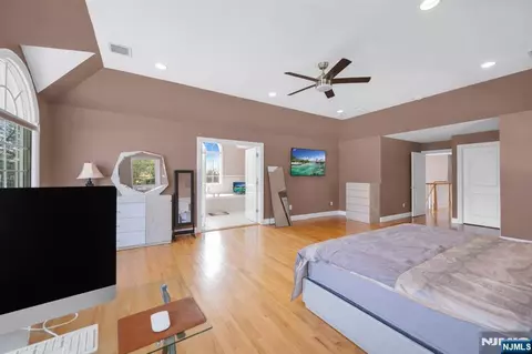 Bedroom - 683 Victoria Ave, Paramus, NJ 07652 photo 4 of 9