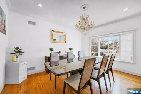 Dining - 683 Victoria Ave, Paramus, NJ 07652 photo 1 of 3