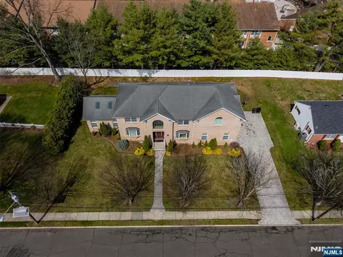 683 Victoria Ave, Paramus, NJ 07652