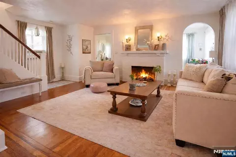 274 W Englewood Ave, Teaneck, NJ 07666