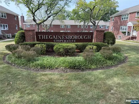 12 Gainesborough Ter #1B, River Edge, NJ 07661