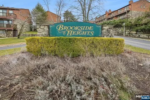 1 Brookside Hts #F, Wanaque, NJ 07465