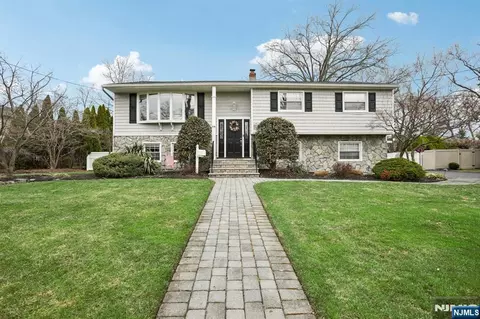 116 Carol Pl, Wayne, NJ 07470