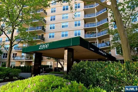 2200 Central Rd #15N, Fort Lee, NJ 07024