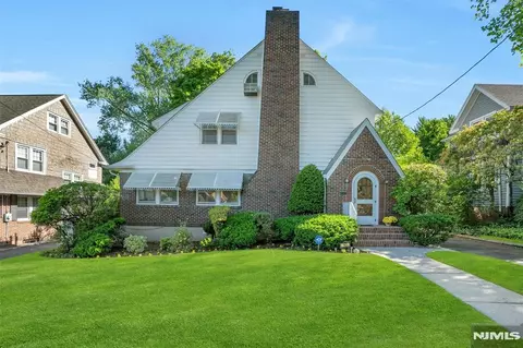 30 Brinkerhoff Ave, Teaneck, NJ 07666