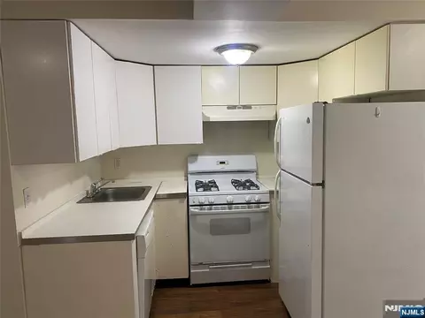 1462 River Rd # A, Edgewater, NJ 07020