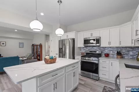 165 Lakeside Rd #8, West Milford, NJ 07421