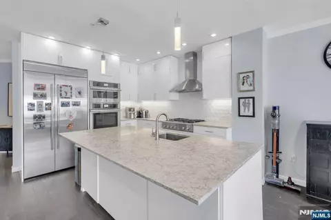 314 The Promenade, Edgewater, NJ 07020