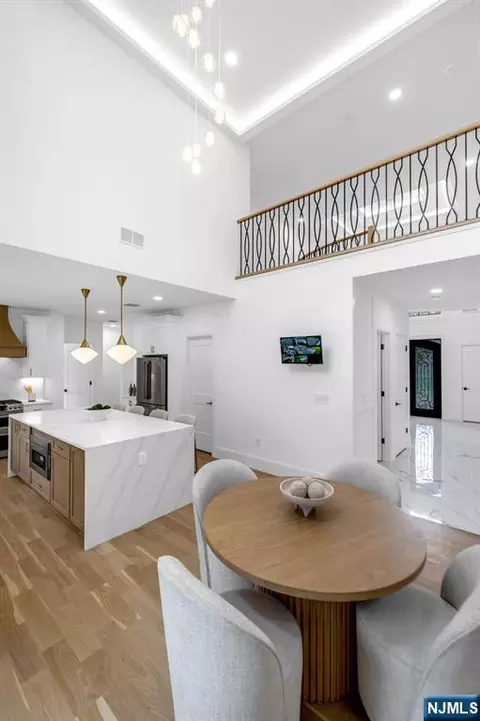 Dining - 452 Oregon St, Paramus, NJ 07652 photo 2 of 6