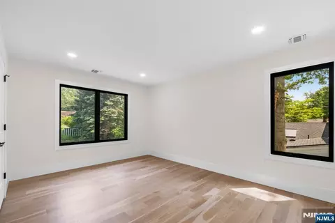 Bedroom - 452 Oregon St, Paramus, NJ 07652 photo 6 of 8