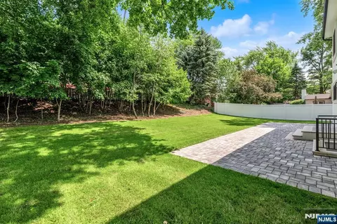 Exterior - 452 Oregon St, Paramus, NJ 07652 photo 2 of 3