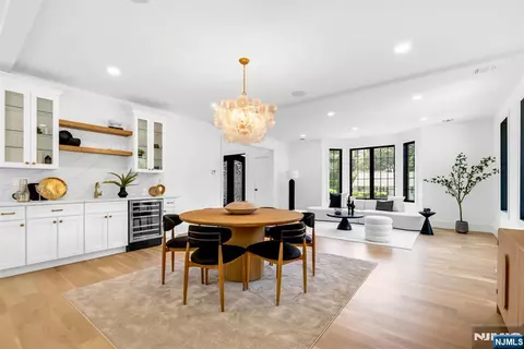 Dining - 452 Oregon St, Paramus, NJ 07652 photo 3 of 6