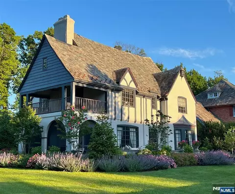 89 Douglas Rd, Glen Ridge, NJ 07028