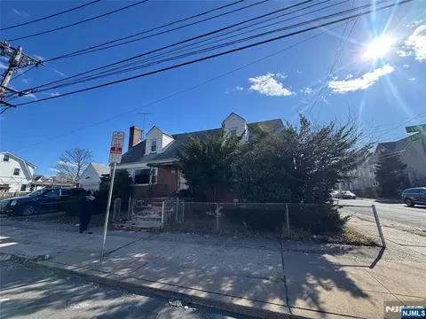 378-380 Kerrigan Blvd, Newark, NJ 07106