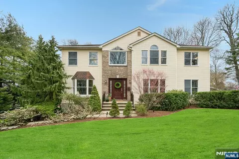 435 Morningside Rd, Ridgewood, NJ 07450