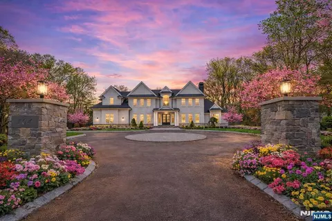 104 Chestnut Rdg, Saddle River, NJ 07458