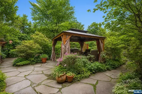 384 Anderson St, Hackensack, NJ 07601 photo 28