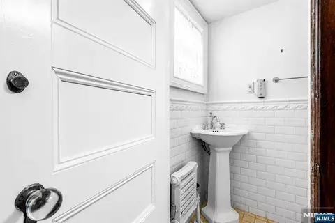 384 Anderson St, Hackensack, NJ 07601 photo 21