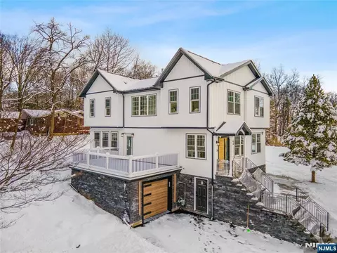 10 Old Rifle Camp Rd, Woodland Park, NJ 07424