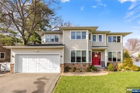 87 Monroe Ave, Cresskill, NJ 07626