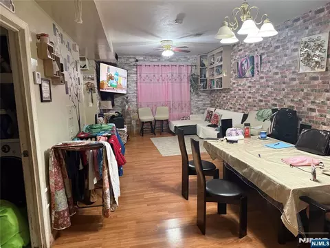 39 5 Sunset Ave, Newark, NJ 07106