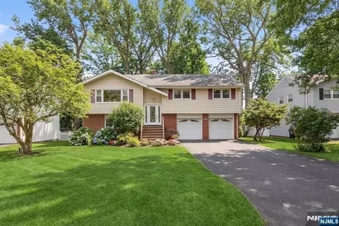 282 Nottingham Rd, Ramsey, NJ 07446