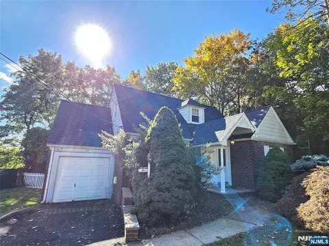 55 Rutgers Pl, River Edge, NJ 07661