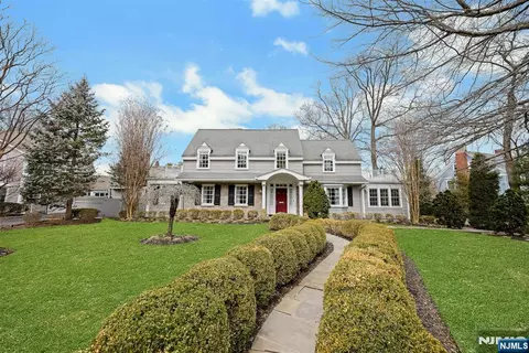 170 Hillside Ave, Englewood, NJ 07631