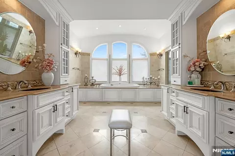 Bath - 10 Fox Ter, Cliffside Park, NJ 07010 photo 3 of 8