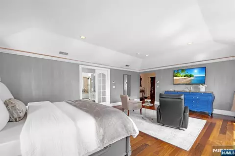 Bedroom - 10 Fox Ter, Cliffside Park, NJ 07010 photo 5 of 9