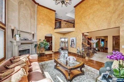 Living - 10 Fox Ter, Cliffside Park, NJ 07010 photo 2 of 4