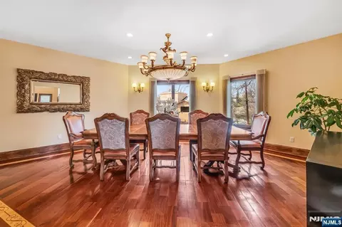 Dining - 10 Fox Ter, Cliffside Park, NJ 07010 photo 1 of 2