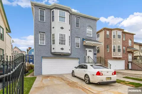 150 Munn Ave, East Orange, NJ 07017