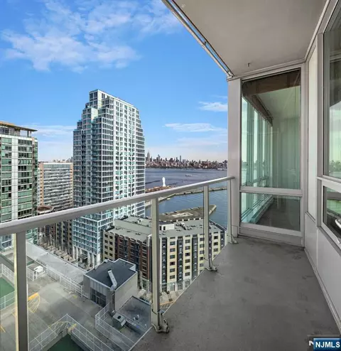 20 Newport Pkwy #2311, Jersey City, NJ 07310